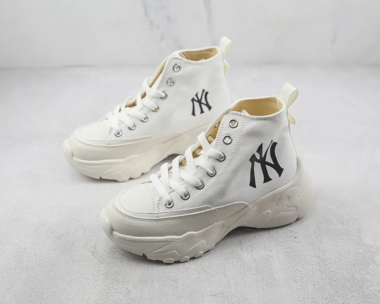New Era NY Logo Sneaker High Top en Toile Style de Vie 4
