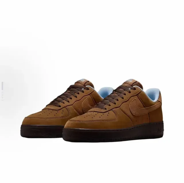 Nike Air Force 1 Chaussures Lifestyle en Daim Marron 3