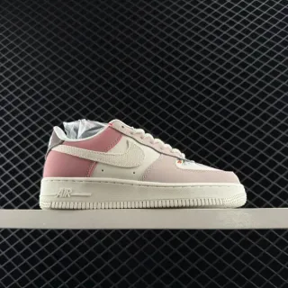 Nike Air Force 1 Low وردي وكريمي لايف ستايل سنيكرز