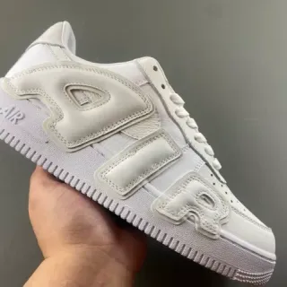 Nike Air Force 1 White حذاء رياضي أسلوب حياة oversized حرف مثبت بخياطة