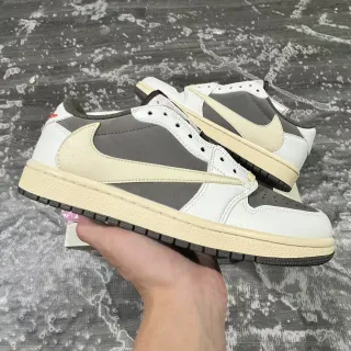 Nike Air Jordan 1 Low Cactus Jack لايف ستايل سنيكرز