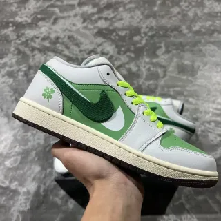 نيكي Air Jordan 1 Low Green Shamrock سنيكرز لايف ستايل