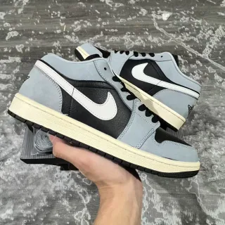 Nike Air Jordan 1 Low رمادي فاتح أسود كريم سنيكرز لايف ستايل