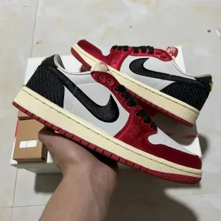 Nike Air Jordan 1 Low أحمر أبيض أسود لايف ستايل سنيكرز