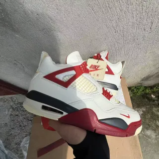 Nike Air Jordan 4 白红黑篮球鞋