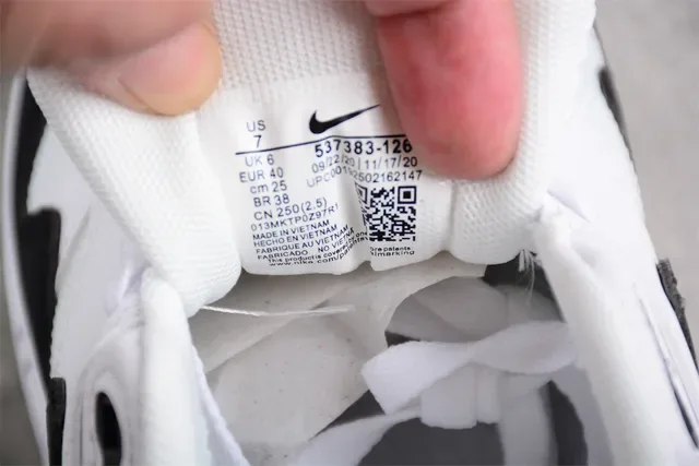 Nike Air Max 1 White Black Lifestyle Sneakers 3