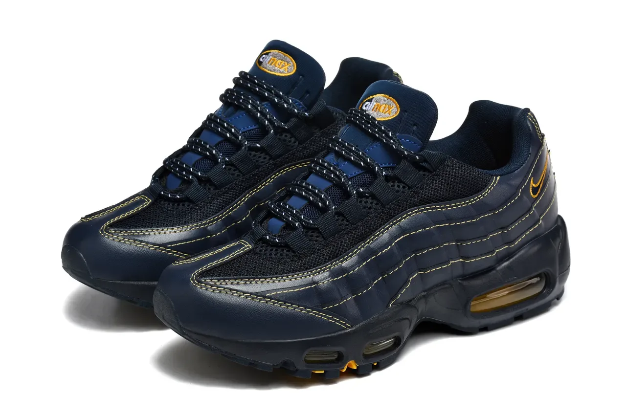 Nike Air Max 95 Blanc et Rouge Sneakers Lifestyle 10