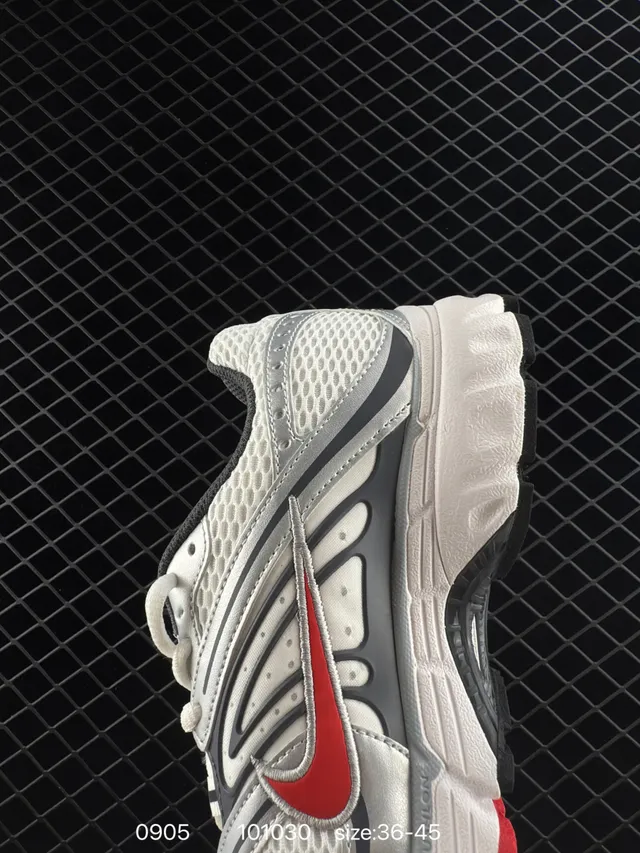 Nike Air Max Moto 2K Tênis de corrida brancos e cinza low-top de malha e sobreposição de materiais sintéticos 4