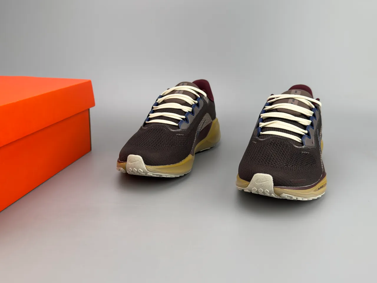 Nike Air Zoom Pegasus Marrón Borgoña Parte superior de malla ingenieril Superposiciones sintéticas en capas Zapatos de running 3
