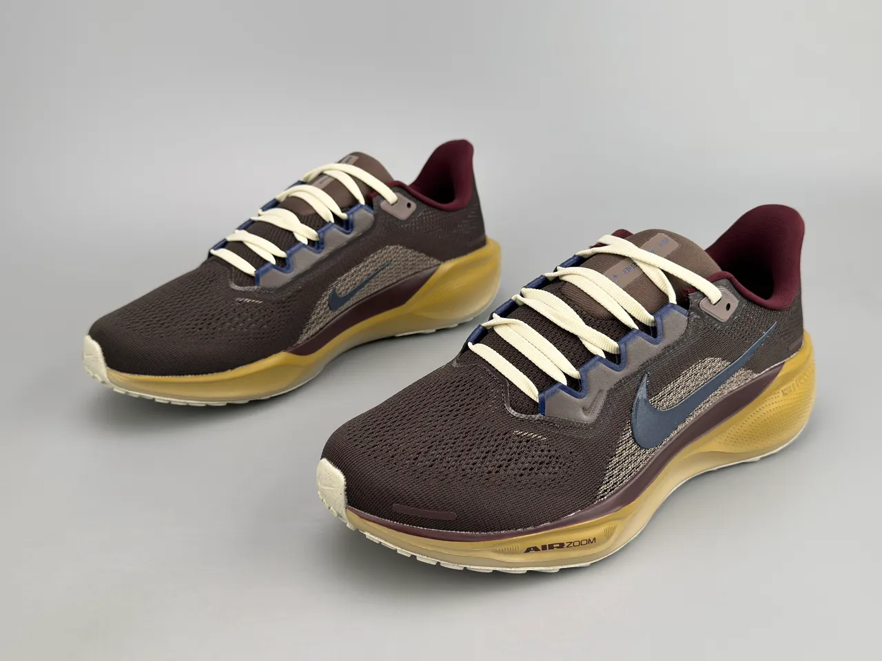 Nike Air Zoom Pegasus Marrón Borgoña Parte superior de malla ingenieril Superposiciones sintéticas en capas Zapatos de running 7