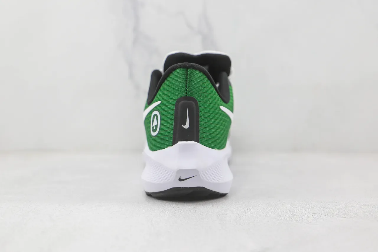 Nike Air Zoom Pegasus हरा सफेद काला रनिंग शूज 9