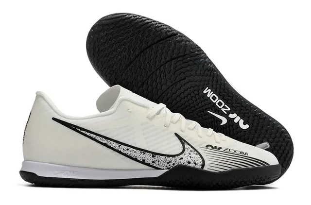 Nike Air Zoom Branco Laranja Baixo Corte Sintético Superior Padrão Geométrico Sobreposição Sapatos de Futebol Indoor 11