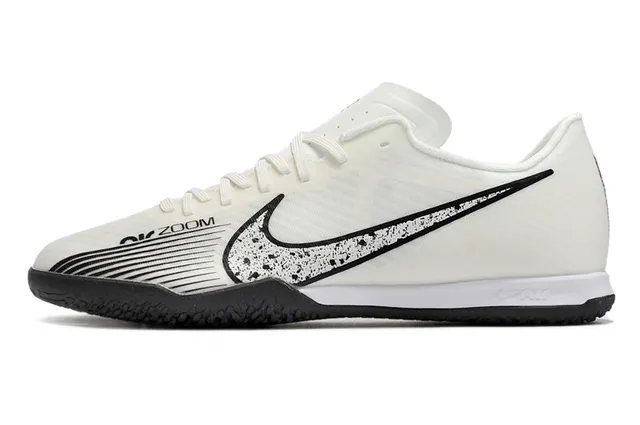 Nike Air Zoom Branco Laranja Baixo Corte Sintético Superior Padrão Geométrico Sobreposição Sapatos de Futebol Indoor 22