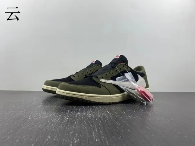 Nike Sneakers Lifestyle Vert Militaire et Bleu Marine Daim et Textil Basses 2