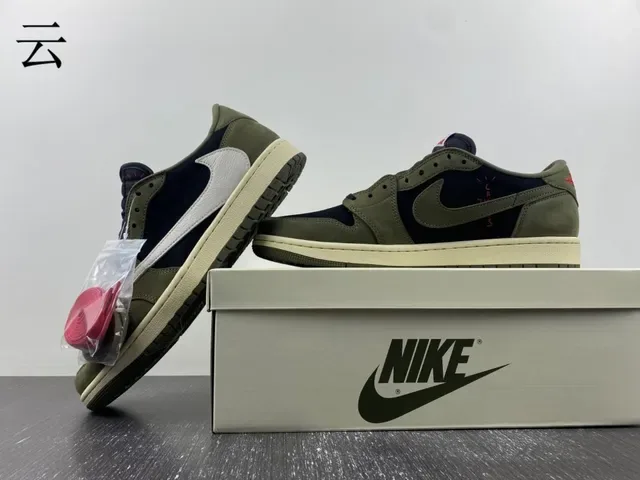 Nike Sneakers Lifestyle Vert Militaire et Bleu Marine Daim et Textil Basses 5