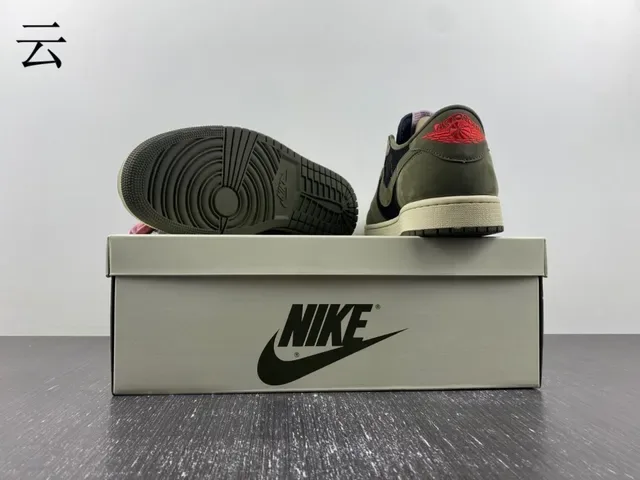 Nike Sneakers Lifestyle Vert Militaire et Bleu Marine Daim et Textil Basses 6