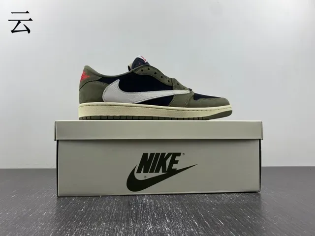 Nike Sneakers Lifestyle Vert Militaire et Bleu Marine Daim et Textil Basses 7