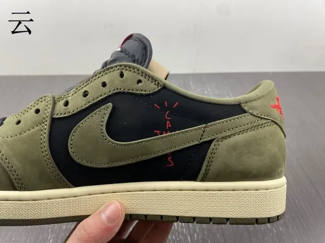 Nike Sneakers Lifestyle Vert Militaire et Bleu Marine Daim et Textil Basses 15
