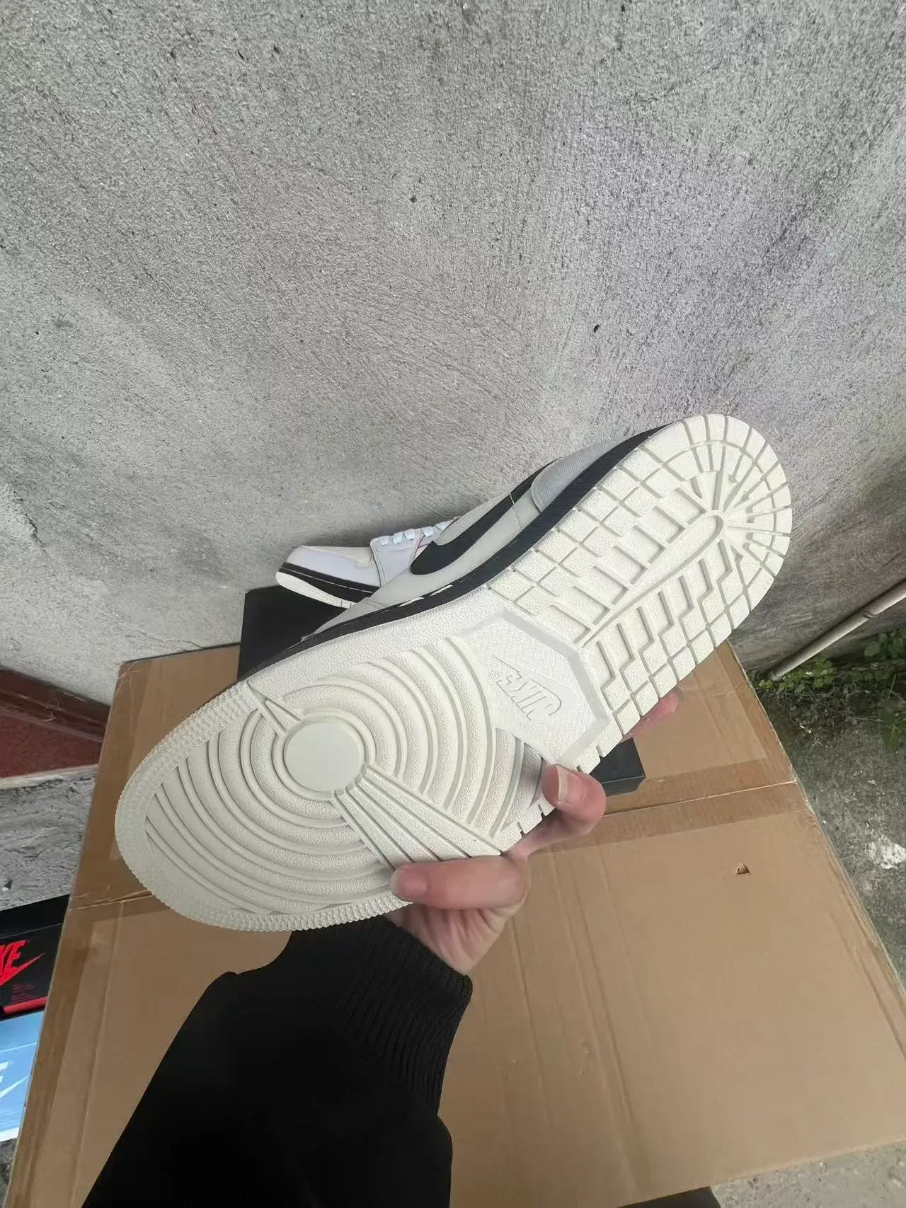 Nike Beige Black Low-Top Cupsole Lifestyle Sneakers 6