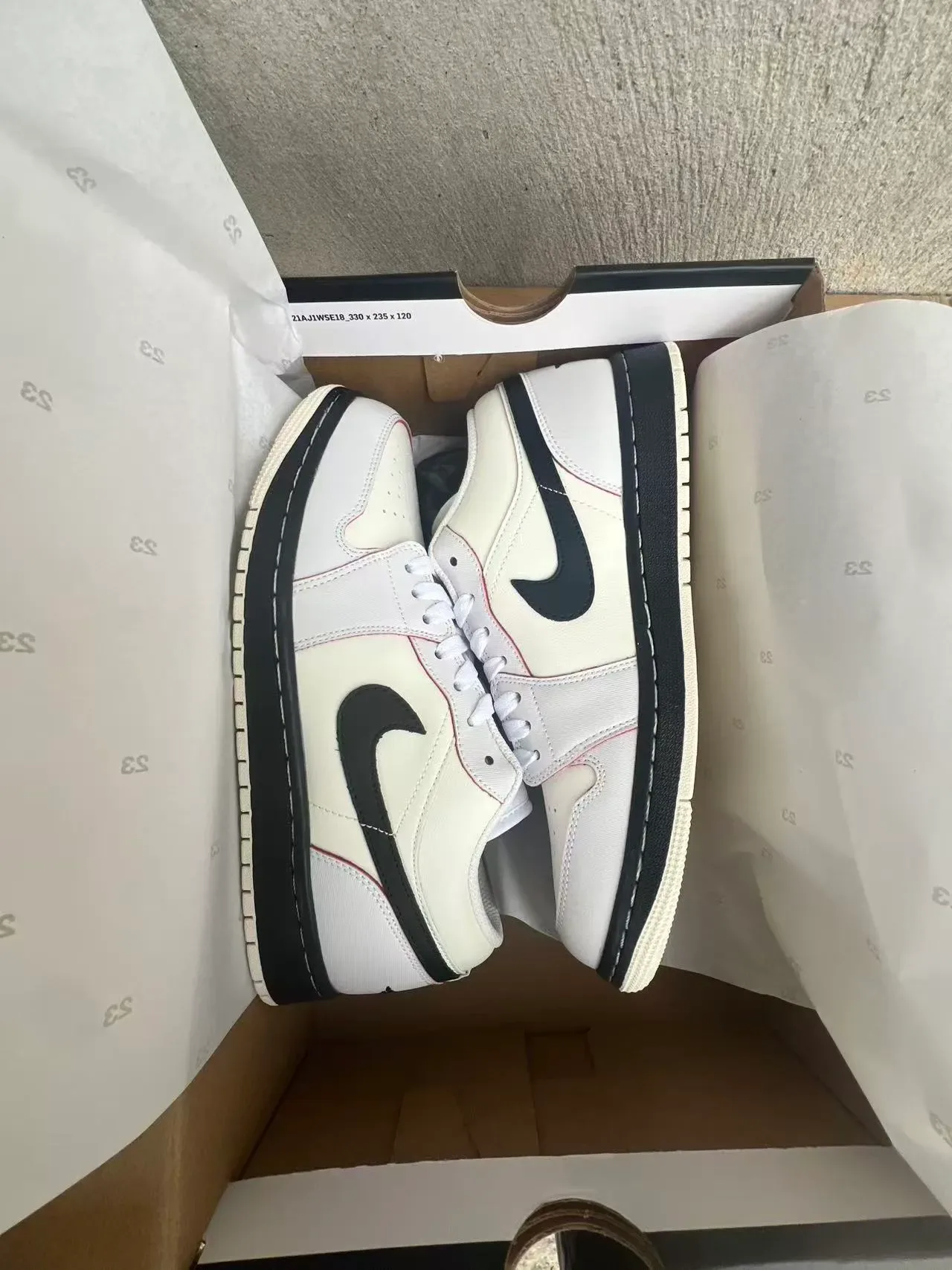 Nike Beige Black Low-Top Cupsole Lifestyle Sneakers 9