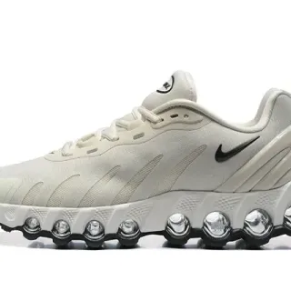 Nike Beige Black Low-Top Layered Mesh-Synthetic Upper Sneakers