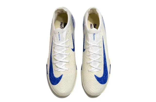Nike Beige Blue Knit Upper Outsole Turf Soccer Shoes 2