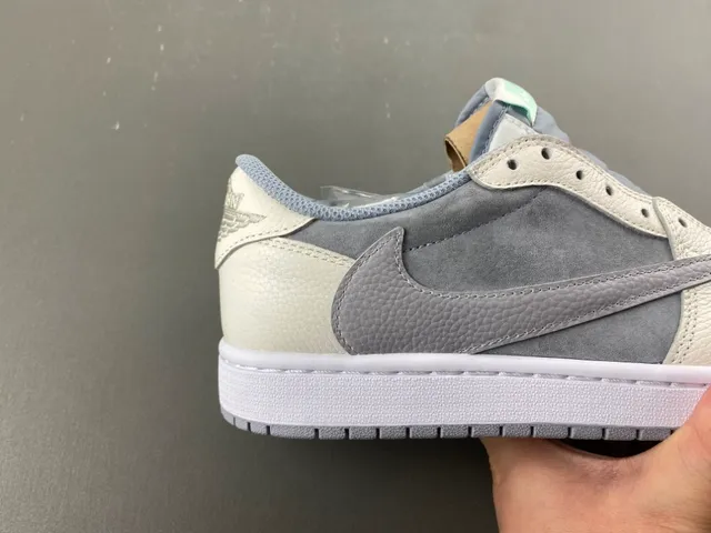 Nike Beige Gray Low-Top Layered Leather-Suede Upper Sneakers 3