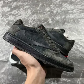 Nike Tênis Lifestyle Preto e Cinza de Camurça e Couro com Construção de Painéis Superiores Distressed