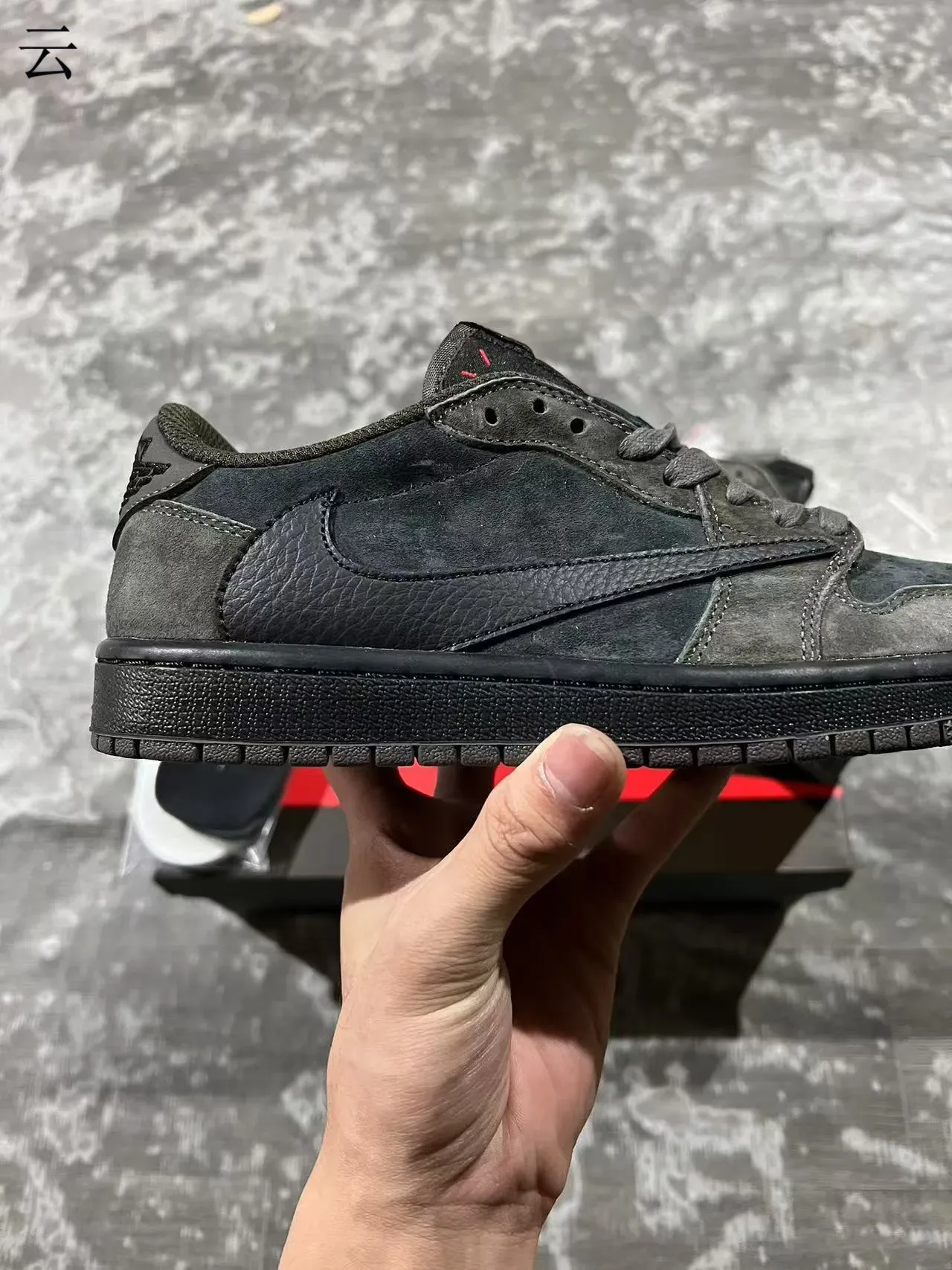 Nike Black Gray Distressed Suede And Leather Upper Layered Panel Construction Lifestyle Sneakers 7