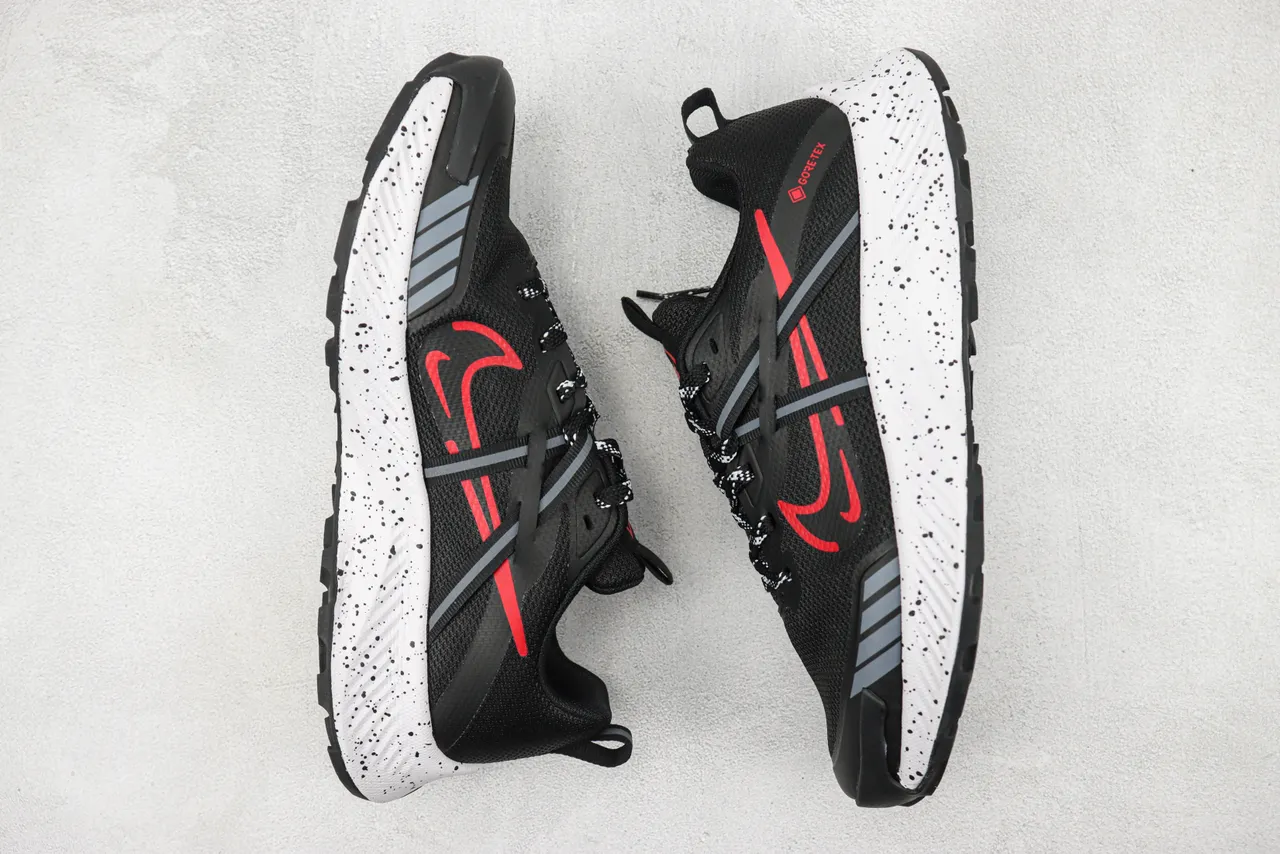 Nike Black Red Mesh Upper Swoosh Accent Running Shoes 2