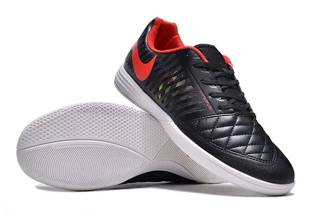 Nike Black Red Quilted Toe Cap Perforated Mesh Vamp Indoor Soccer Shoes 4