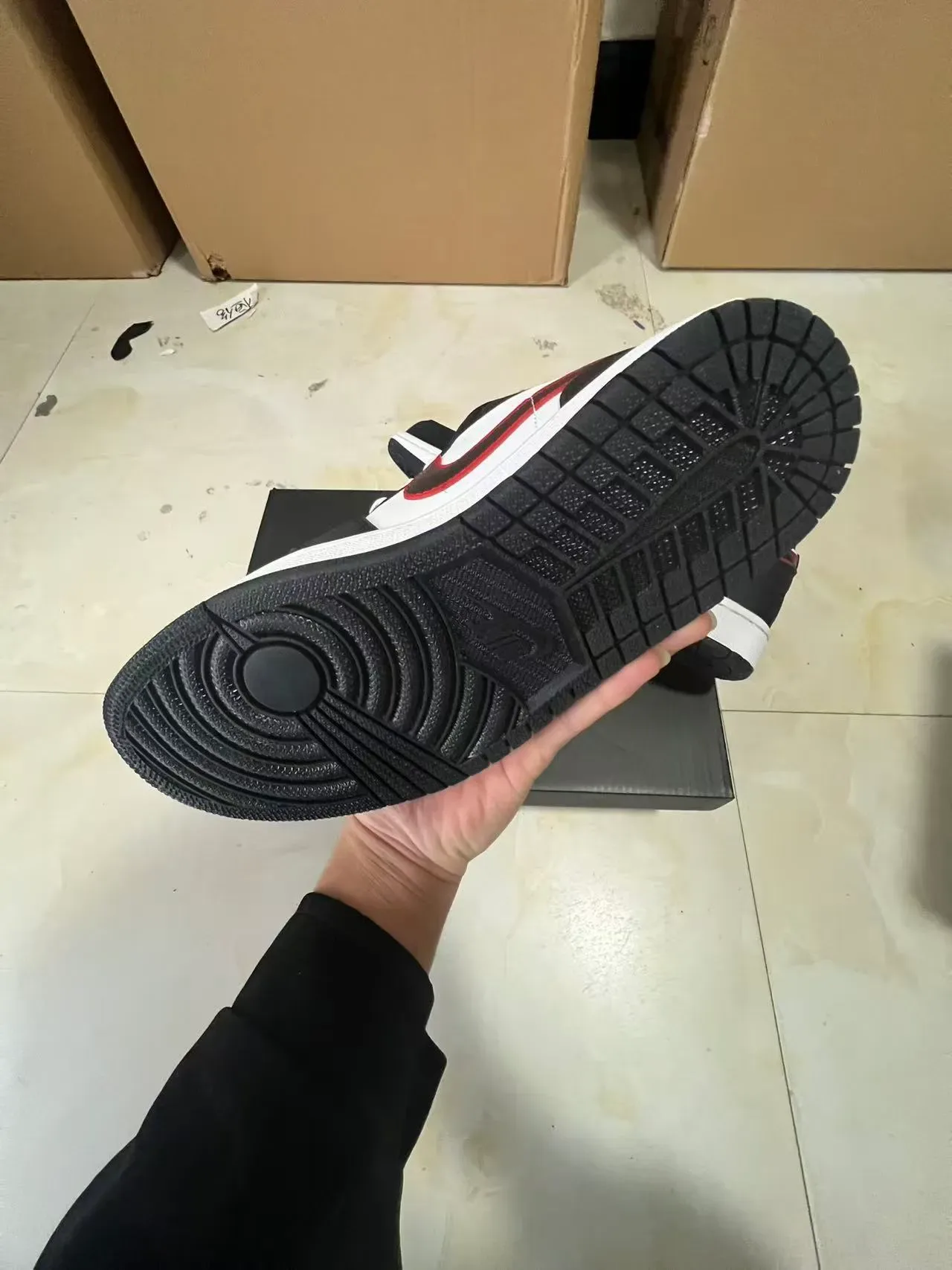 Nike Black White Low-Top Padded Collar Lifestyle Sneakers 6