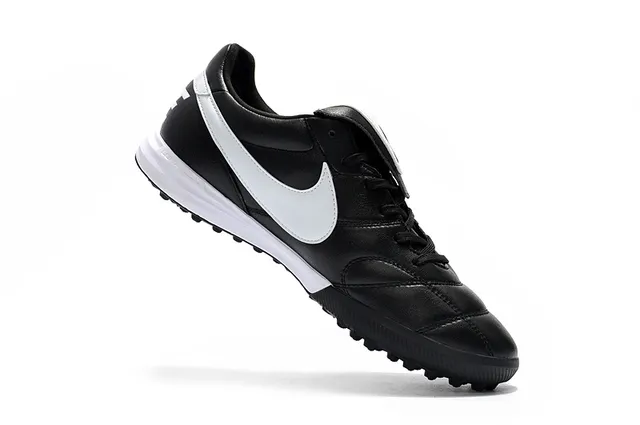 Nike Black White Low-Top Quilted Toe Turf Soccer Shoes 3