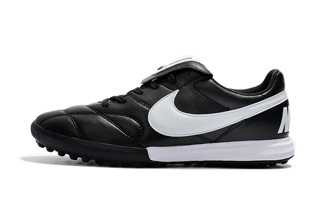 Nike Black White Low-Top Quilted Toe Turf Soccer Shoes 5
