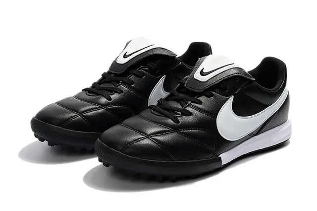 Nike Black White Low-Top Quilted Toe Turf Soccer Shoes 6