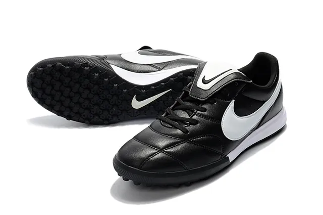 Nike Black White Low-Top Quilted Toe Turf Soccer Shoes 7