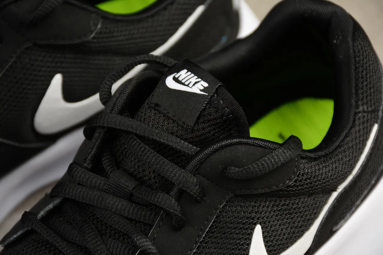 Nike Black White Mesh Upper Synthetic Overlays Lifestyle Sneakers 5