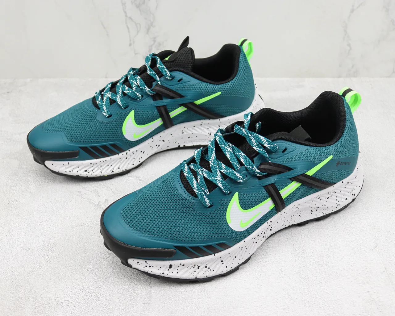 Nike Blue Green GORE-TEX Waterproof Speckled Midsole Running Shoes 4