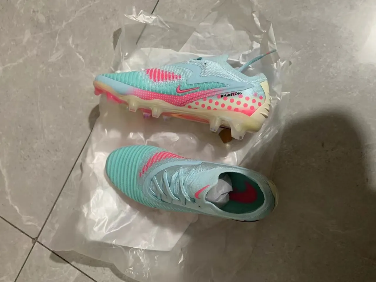 Nike bleu et rose upper tricoté Polka-Dot Overlay Firm-Ground chaussures de football 9