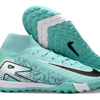 Nike Sapatos de futebol com upper Flyknit azul e branco, gola sock-fit para turf