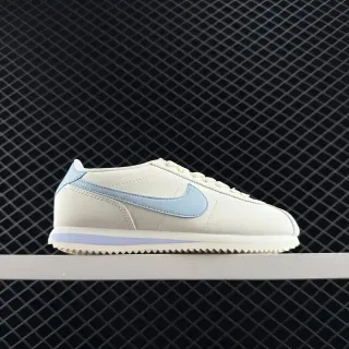 Nike Classic Cortez Off-White और Light Blue سنيكرز لايف ستايل