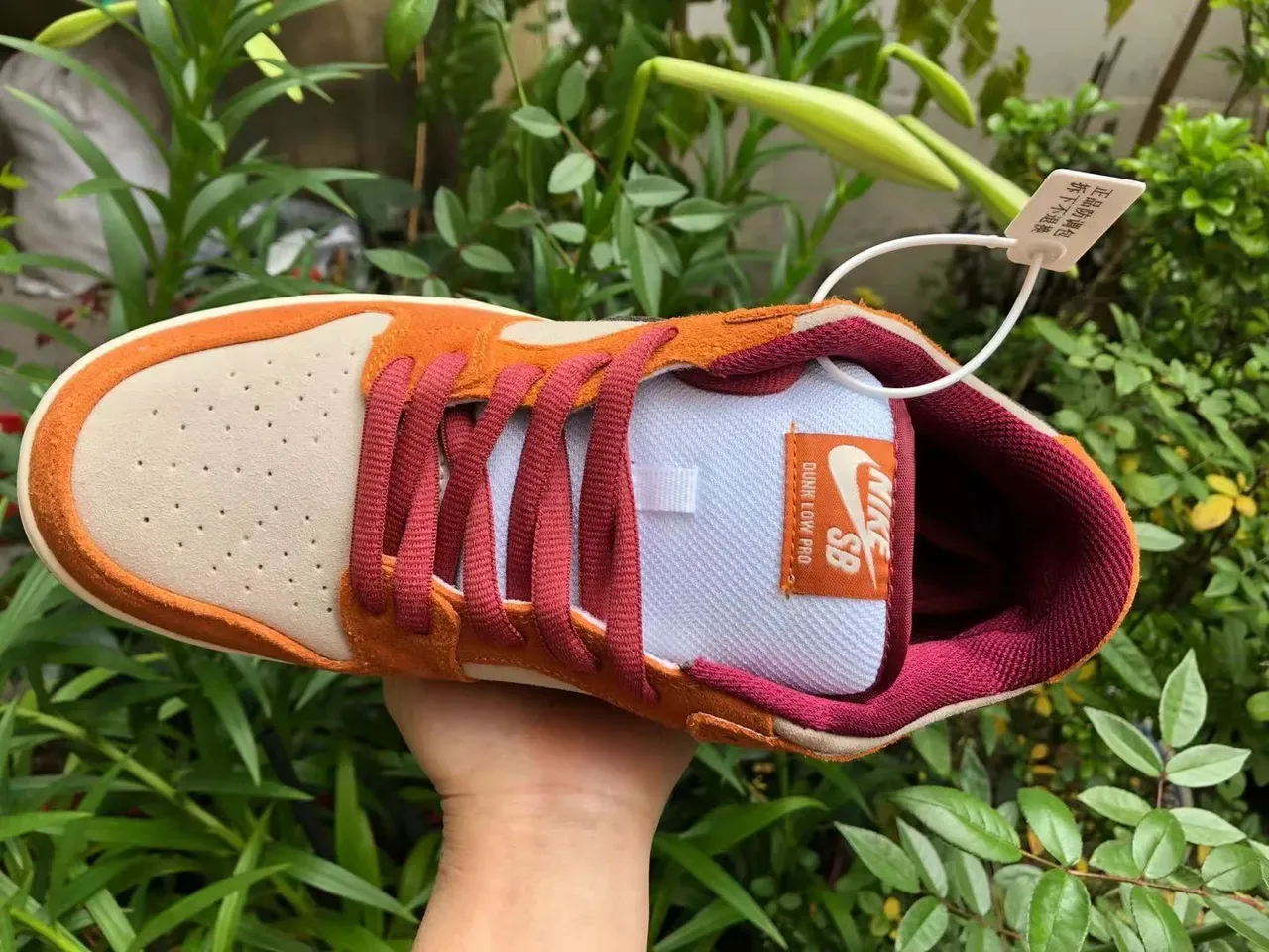 Nike Dunk Low नारंगी और मरून स्यूड लाइफस्टाइल स्नीकर 4