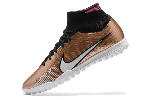 Nike Sapatos de Futebol Turf com Colar de Ajuste a Meia, Parte Superior de Malha Metálica em Cor Dourada Preta 4