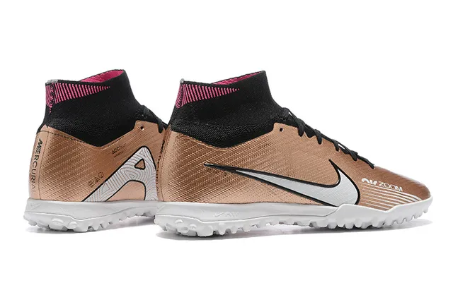 Nike Sapatos de Futebol Turf com Colar de Ajuste a Meia, Parte Superior de Malha Metálica em Cor Dourada Preta 6