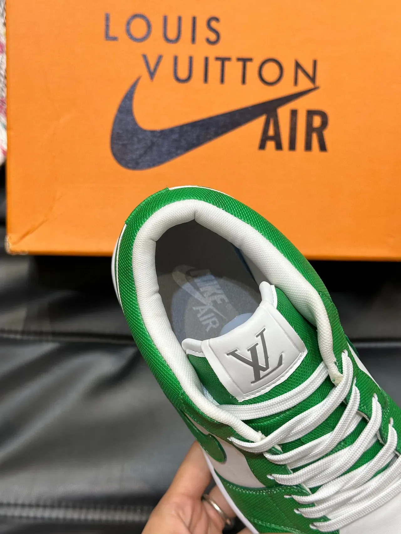 Nike Green White Low-Top Perforated Toe Lifestyle Sneakers 7