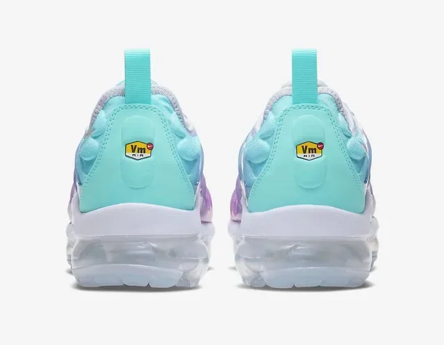 Nike Multicolor Gradient Upper Wave-Pattern Overlays Lifestyle Sneakers 3