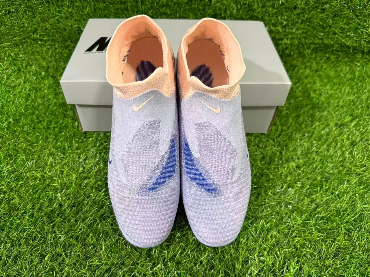 Nike Phantom GT 米色蓝 袜套领 Flyknit 鞋面 Firm-Ground 足球鞋 6