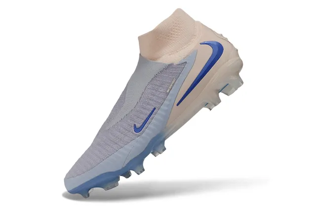 Nike Phantom GT 米色蓝 袜套领 Flyknit 鞋面 Firm-Ground 足球鞋 12