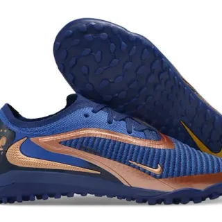 Nike Phantom GT Tênis de futebol Turf com upper em knit azul e dourado, overlays metálicos de cobre
