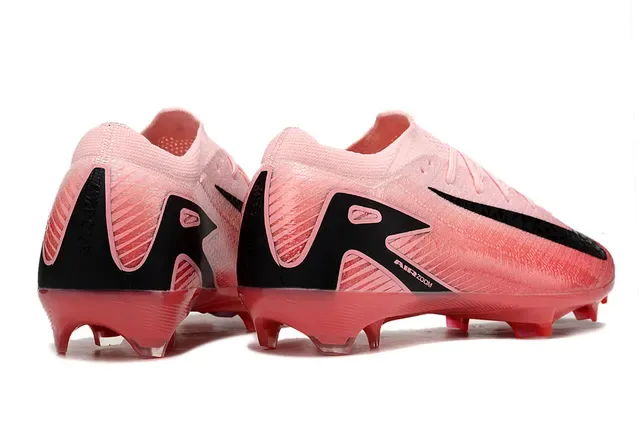 Nike Chuteiras de futebol rosa e preto com upper de knit e asa de calcanhar assimétrica para gramado firme 5